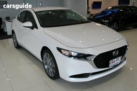 White 2025 Mazda 3 Sedan G20 Evolve