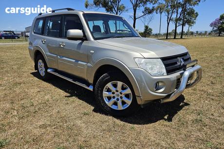 Gold 2013 Mitsubishi Pajero Wagon Glx-R Lwb (4X4)