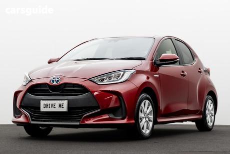 Red 2022 Toyota Yaris Hatchback Sx Hybrid