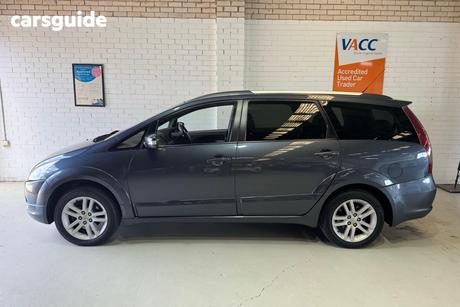 Grey 2006 Mitsubishi Grandis Wagon Vr-X