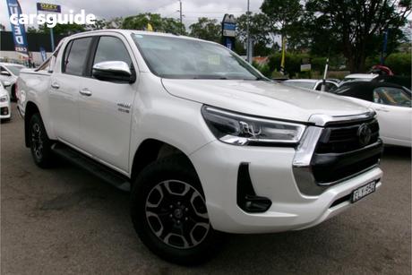 White 2021 Toyota Hilux Double Cab Pick Up Sr5 (4X4)