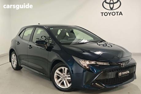 Black 2018 Toyota Corolla Hatchback Ascent Sport