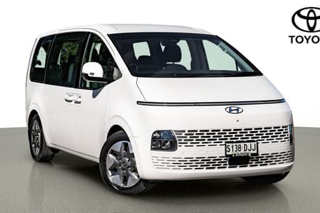 White 2022 Hyundai Staria Wagon
