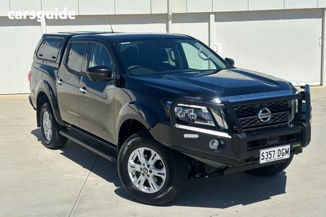 Black 2025 Nissan Navara Dual Cab Pick-up St (4X4)