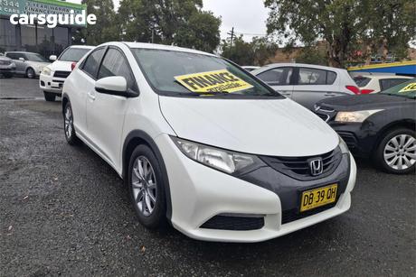 White 2013 Honda Civic Hatchback Vti-S