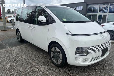 White 2024 Hyundai Staria Wagon Highlander