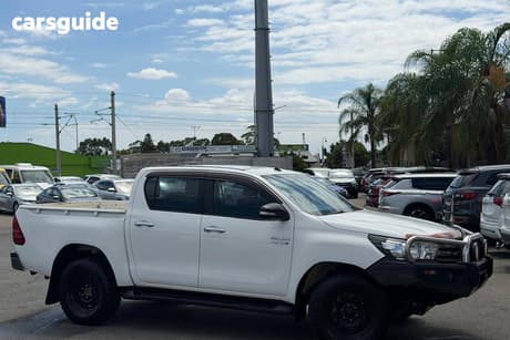 White 2017 Toyota Hilux Dual Cab Utility Sr (4X4)