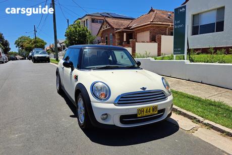 White 2011 Mini Cooper Hatchback