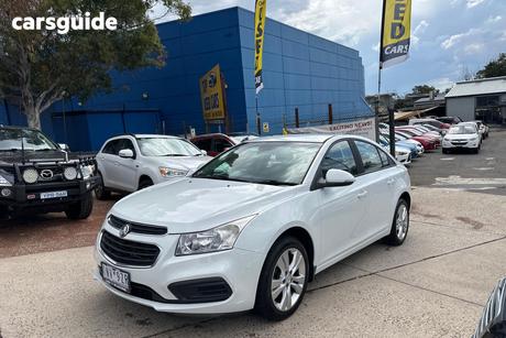 White 2015 Holden Cruze Sedan Equipe
