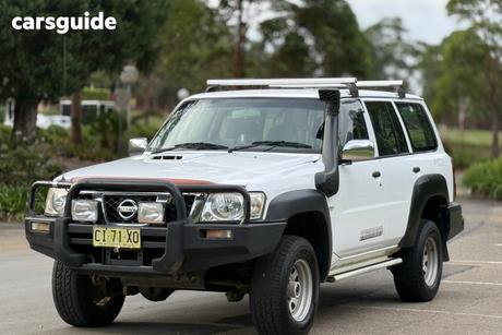 White 2009 Nissan Patrol Wagon Dx (4X4)