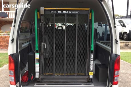 White 2009 Toyota HiAce Bus Commuter