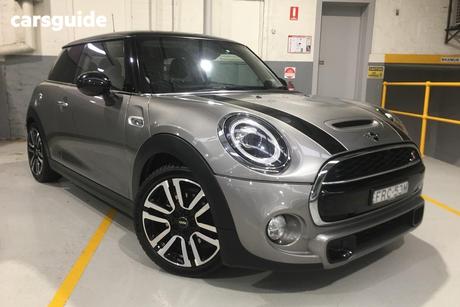 Silver 2018 Mini Cooper Hatchback S 3D Hatch
