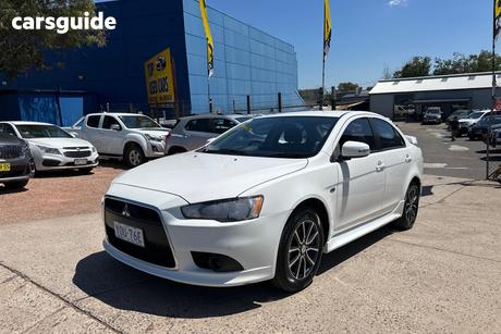 White 2015 Mitsubishi Lancer Sedan Es