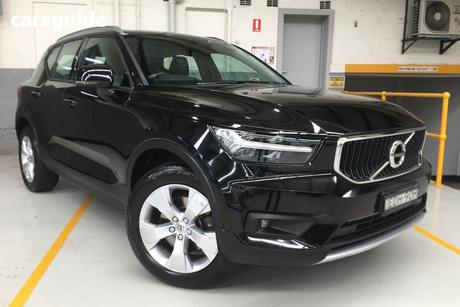 Black 2019 Volvo XC40 Wagon T4 Momentum (Fwd)