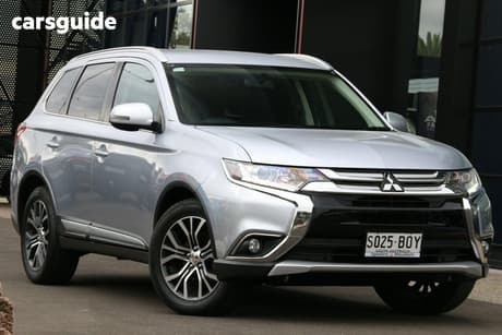 Silver 2017 Mitsubishi Outlander Wagon Ls (4X2)
