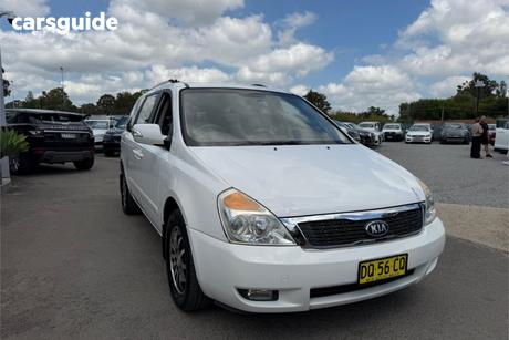White 2012 Kia Grand Carnival Wagon Platinum