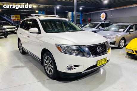 White 2013 Nissan Pathfinder Wagon St-L (4X4)