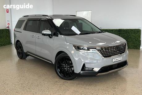 Silver 2022 Kia Carnival Wagon Platinum