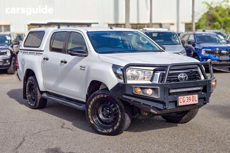 White 2020 Toyota Hilux Double Cab Pick Up Sr (4X4)