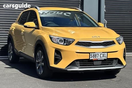 Yellow 2023 Kia Stonic Wagon Sport