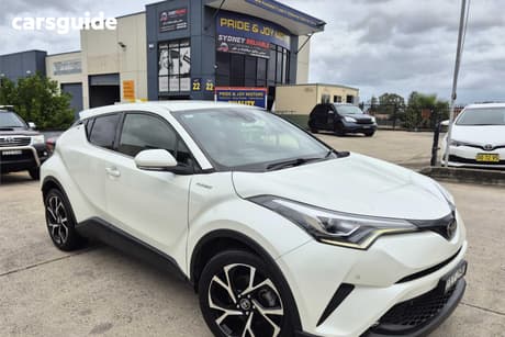 White 2018 Toyota C-HR Wagon Koba (Awd)