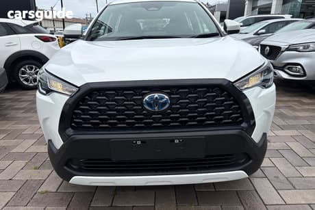 White 2023 Toyota Corolla Cross Wagon Gx 2Wd Hybrid