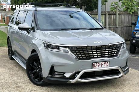 Silver 2022 Kia Carnival Wagon Platinum