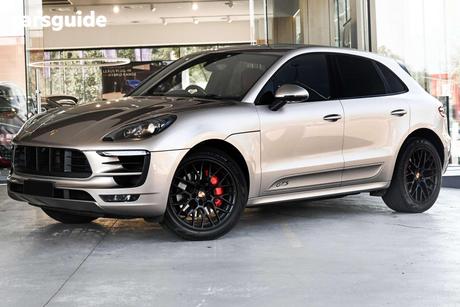 Gold 2016 Porsche Macan Wagon Gts