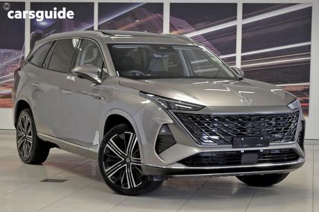 Silver 2025 MG Qs Wagon Essence Awd