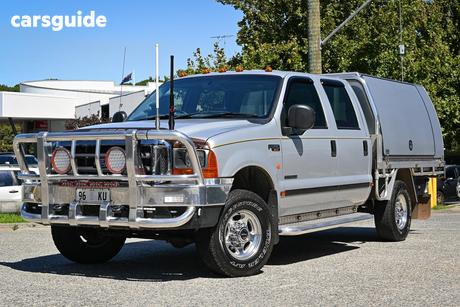 Silver 2005 Ford F250 Crew Cab Pickup Xlt (4X4)