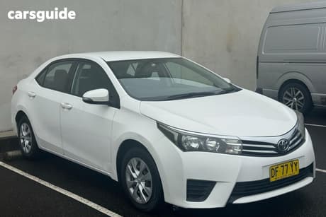 White 2015 Toyota Corolla Sedan Ascent