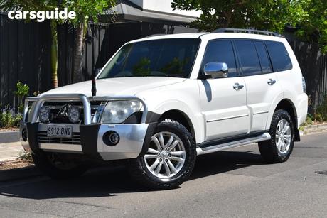 White 2014 Mitsubishi Pajero Wagon Exceed Lwb (4X4)