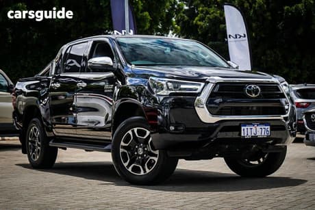 Black 2023 Toyota Hilux Double Cab Pick Up Sr5 + Premium Interior (4X4)