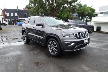 Grey 2018 Jeep Grand Cherokee Wagon Limited (4X4)