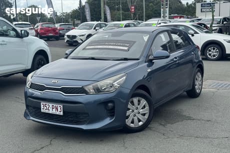 Blue 2017 Kia RIO Hatchback S