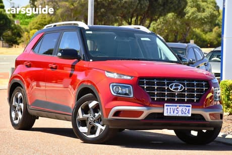 Red 2024 Hyundai Venue Wagon Elite (Denim) Two-Tone Roof