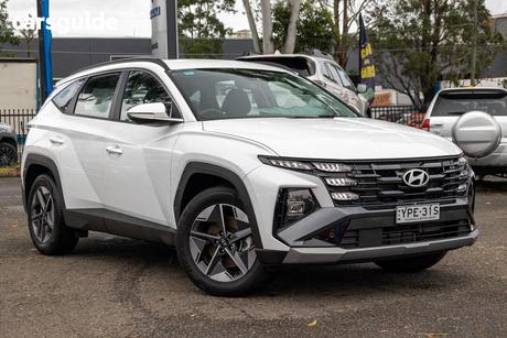 White 2024 Hyundai Tucson Wagon Hybrid (Fwd)