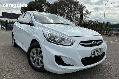 White 2017 Hyundai Accent Hatchback Active