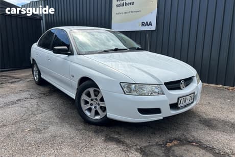 White 2005 Holden Commodore Sedan Executive