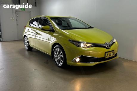 Green 2016 Toyota Corolla Hatchback Ascent Sport