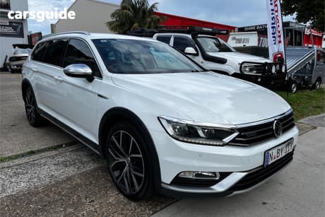 White 2017 Volkswagen Passat Wagon Alltrack Wolfsburg Edt