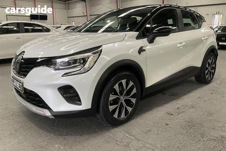White 2023 Renault Captur Wagon Zen