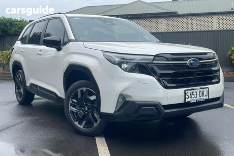 White 2025 Subaru Forester Wagon 2.5I Touring (Awd)