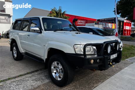 White 2014 Nissan Patrol Wagon St (4X4)