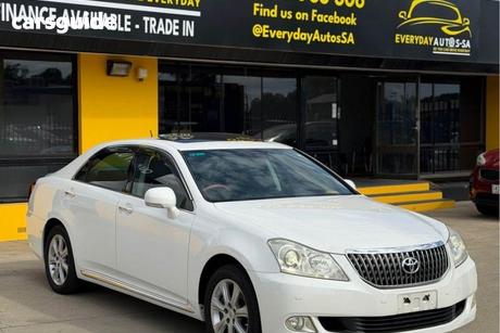 White 2009 Toyota Crown Sedan MAJESTA V8 PETROL