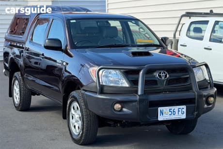 Red 2005 Toyota Hilux Dual Cab Pick-up Sr (4X4)