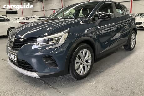 Blue 2023 Renault Captur Wagon Intens