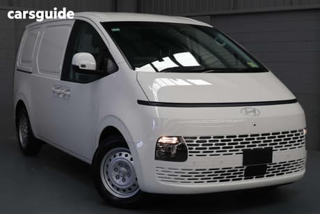 White 2025 Hyundai Staria Wagon
