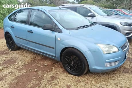 Blue 2005 Ford Focus Hatchback Cl