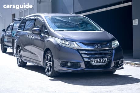 Grey 2014 Honda Odyssey Wagon Vti-L